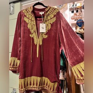 Chasing Unicorns Queen of Hearts Tunic SMALL